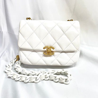 【中古A】CHANEL シャネル スモール マトラッセ チェーンショルダー ラムスキン ホワイト