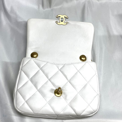 【中古A】CHANEL シャネル スモール マトラッセ チェーンショルダー ラムスキン ホワイト