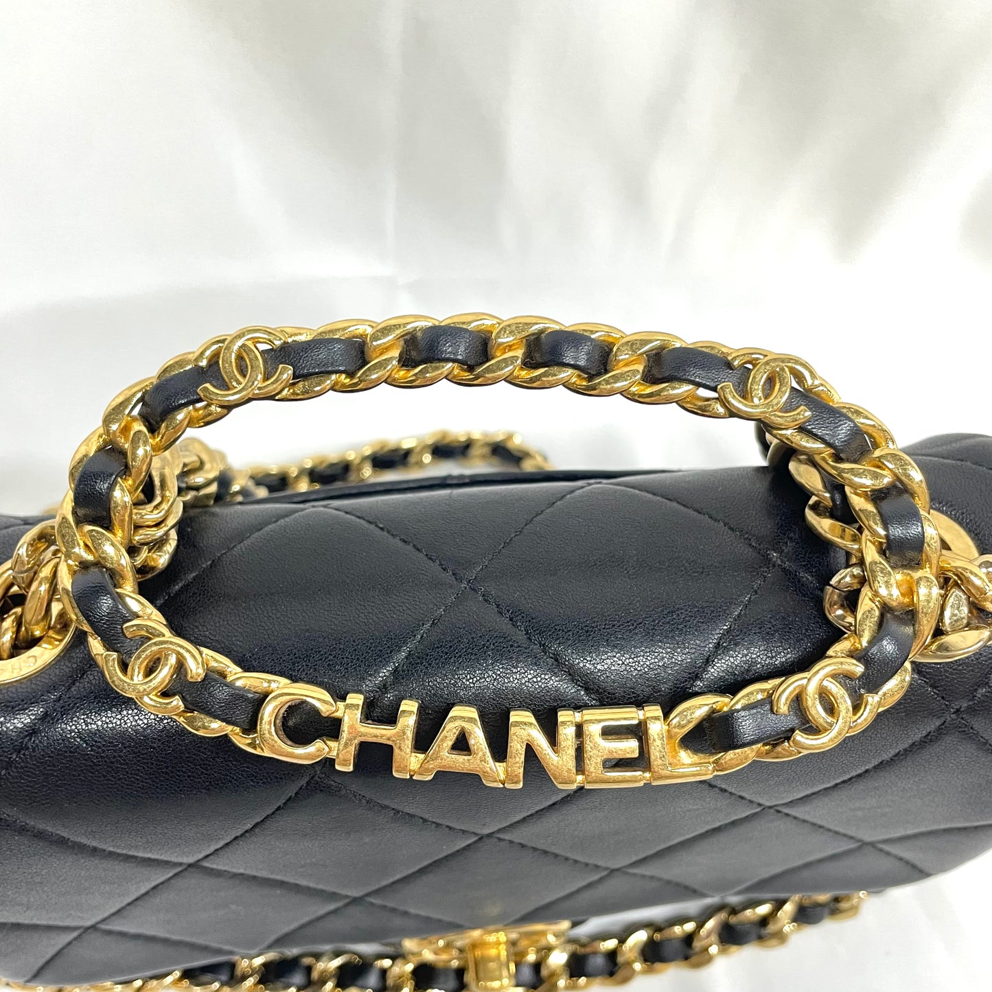 【中古B】CHANEL シャネル マトラッセ チェーンショルダーバッグ ラムスキン ブラック