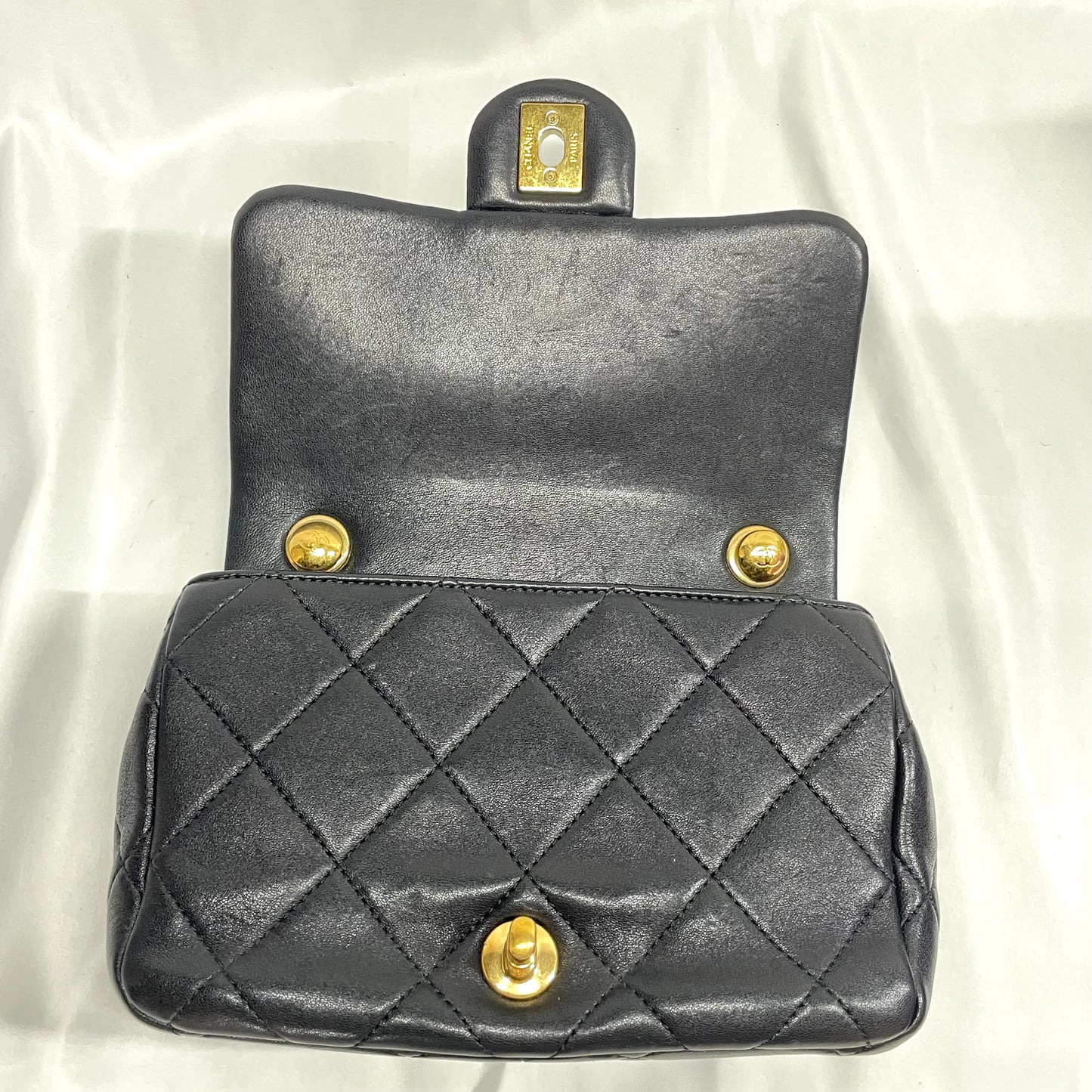 【中古B】CHANEL シャネル マトラッセ チェーンショルダーバッグ ラムスキン ブラック
