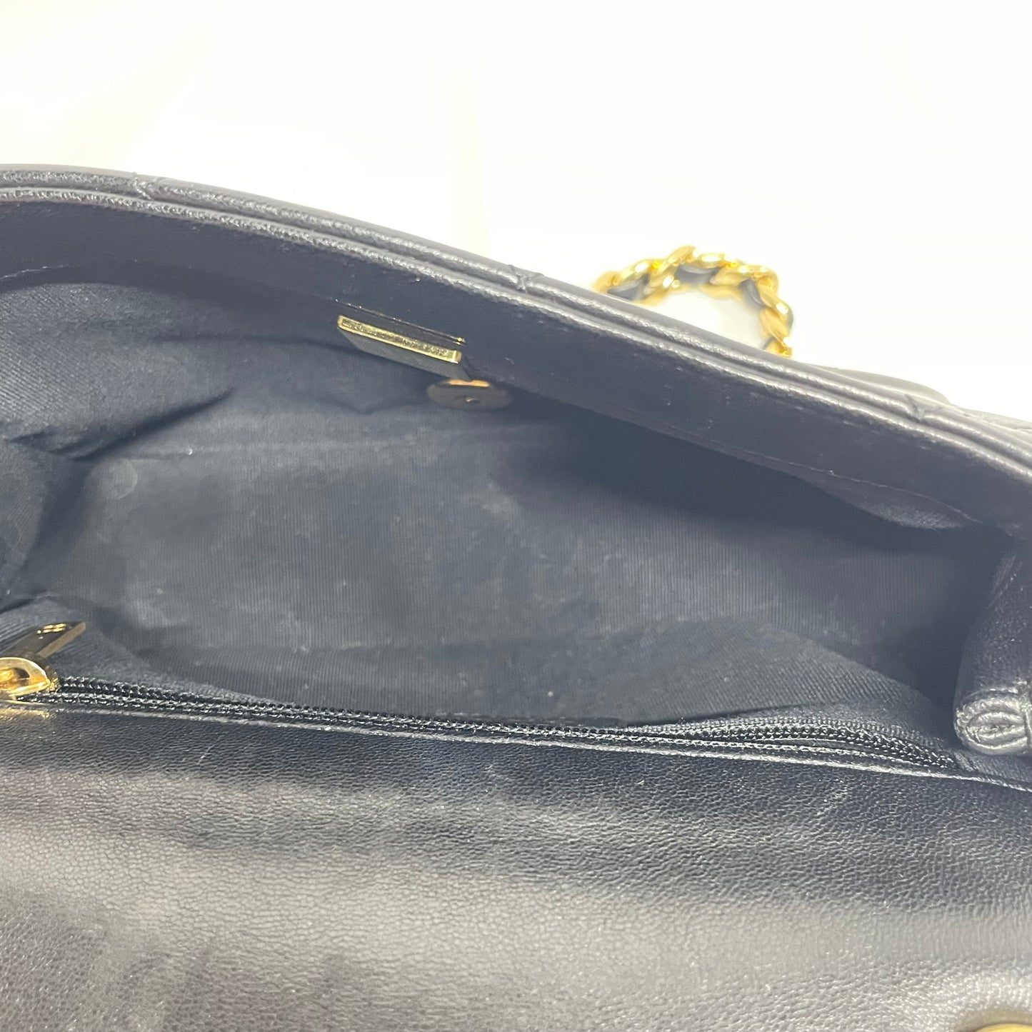 【中古B】CHANEL シャネル マトラッセ チェーンショルダーバッグ ラムスキン ブラック