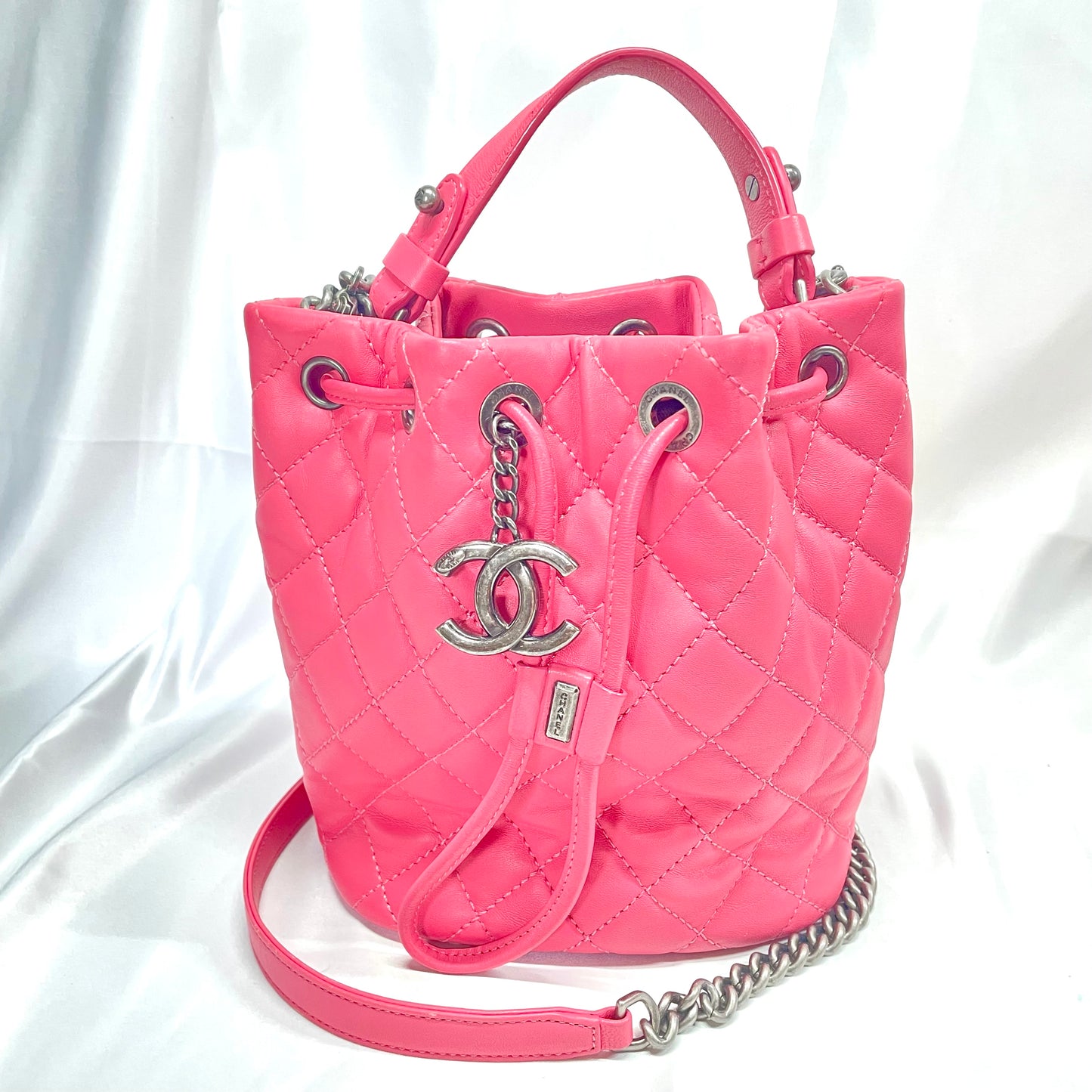 【中古A】CHANEL シャネル 巾着 チェーンショルダー バケット ラムスキン ピンク