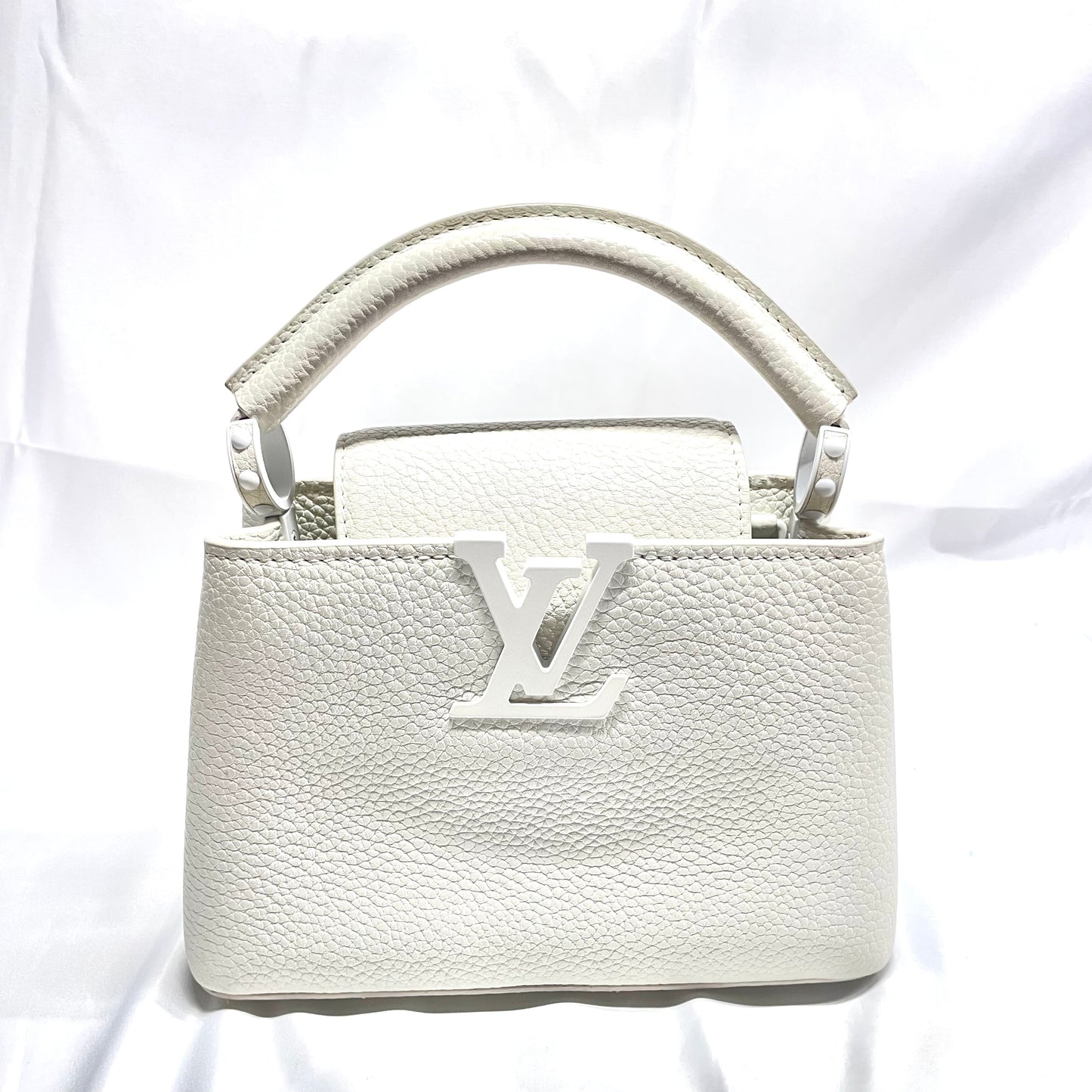 【中古美品】LOUIS VUITTON ルイヴィトン カプシーヌ ミニ ハンドバッグ トリヨンレザー ホワイト