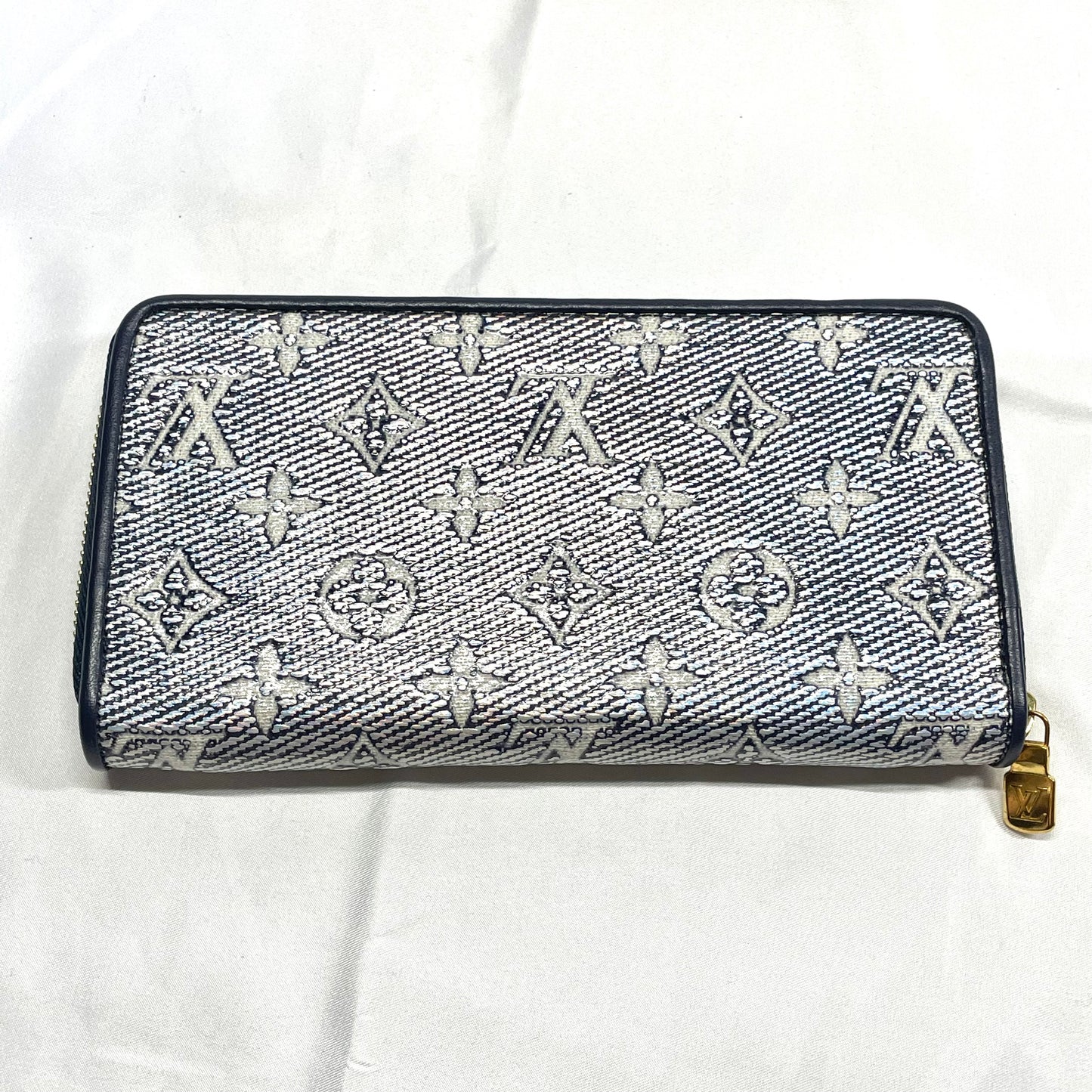 【中古美品】LOUIS VUITTON ルイヴィトン モノグラム ジャガード ラミネーテッド ジッピー ウォレット 長財布 M824687