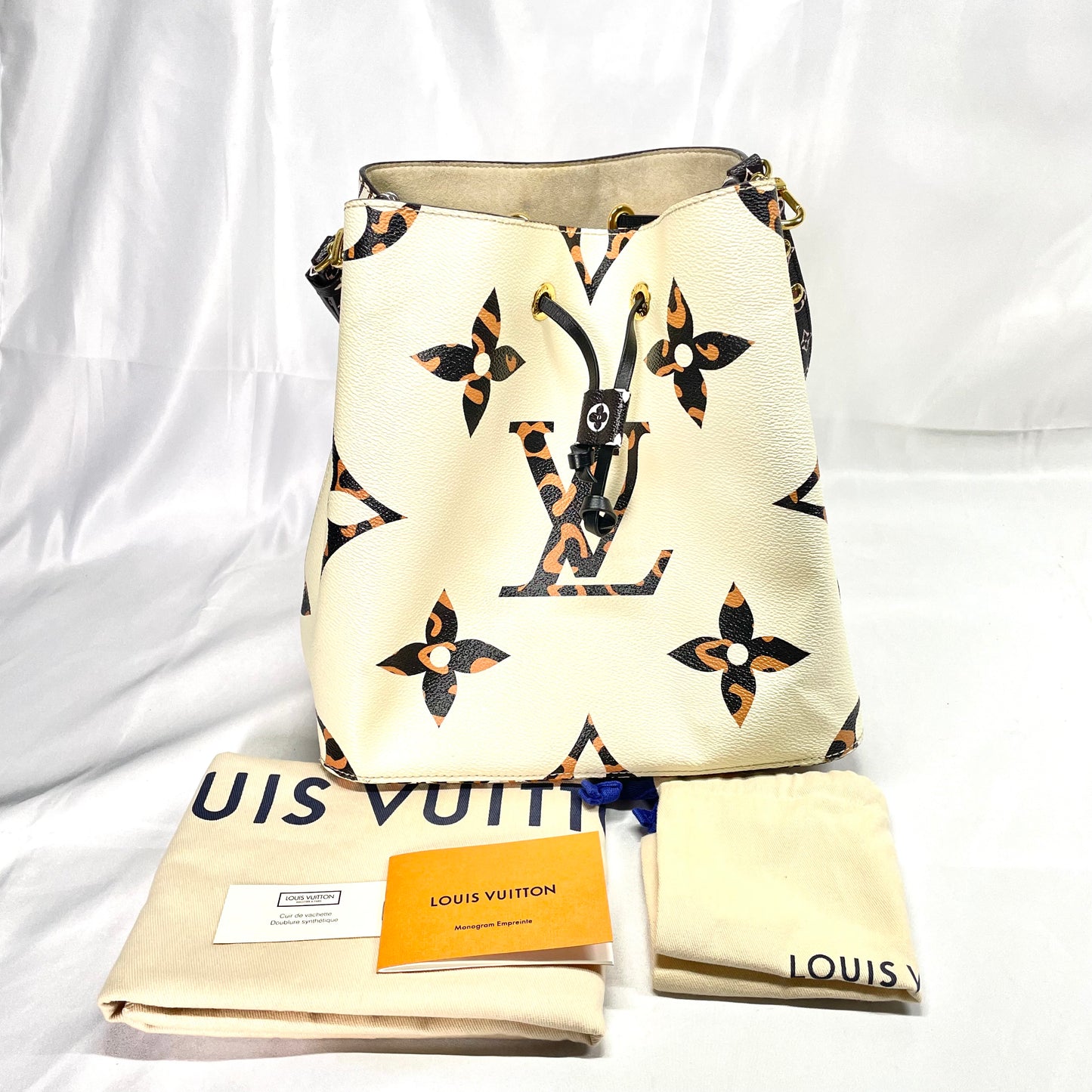 【中古B】LOUIS VUITTON ルイヴィトン モノグラム ジャングル ネオノエ ショルダー バケット バッグ 巾着 M44679