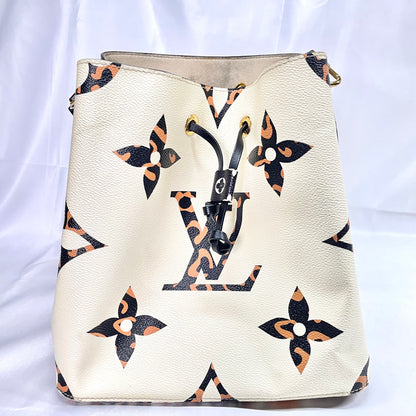 【中古B】LOUIS VUITTON ルイヴィトン モノグラム ジャングル ネオノエ ショルダー バケット バッグ 巾着 M44679