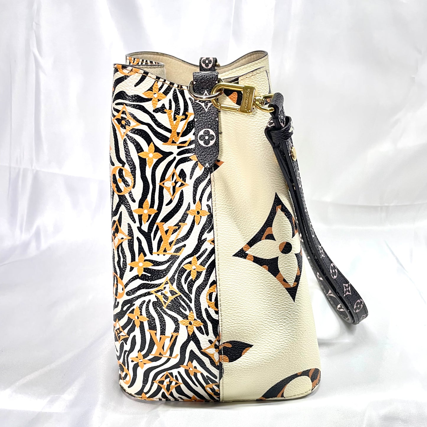 【中古B】LOUIS VUITTON ルイヴィトン モノグラム ジャングル ネオノエ ショルダー バケット バッグ 巾着 M44679