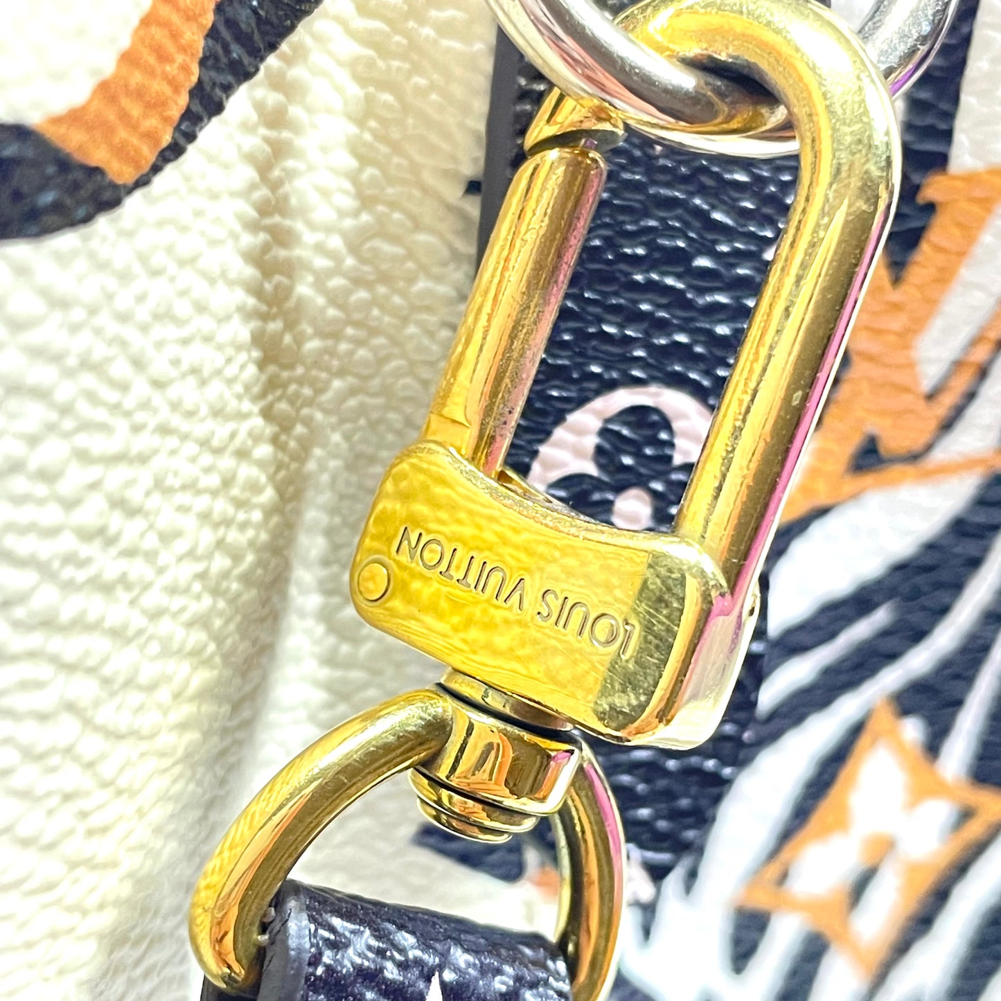 【中古B】LOUIS VUITTON ルイヴィトン モノグラム ジャングル ネオノエ ショルダー バケット バッグ 巾着 M44679