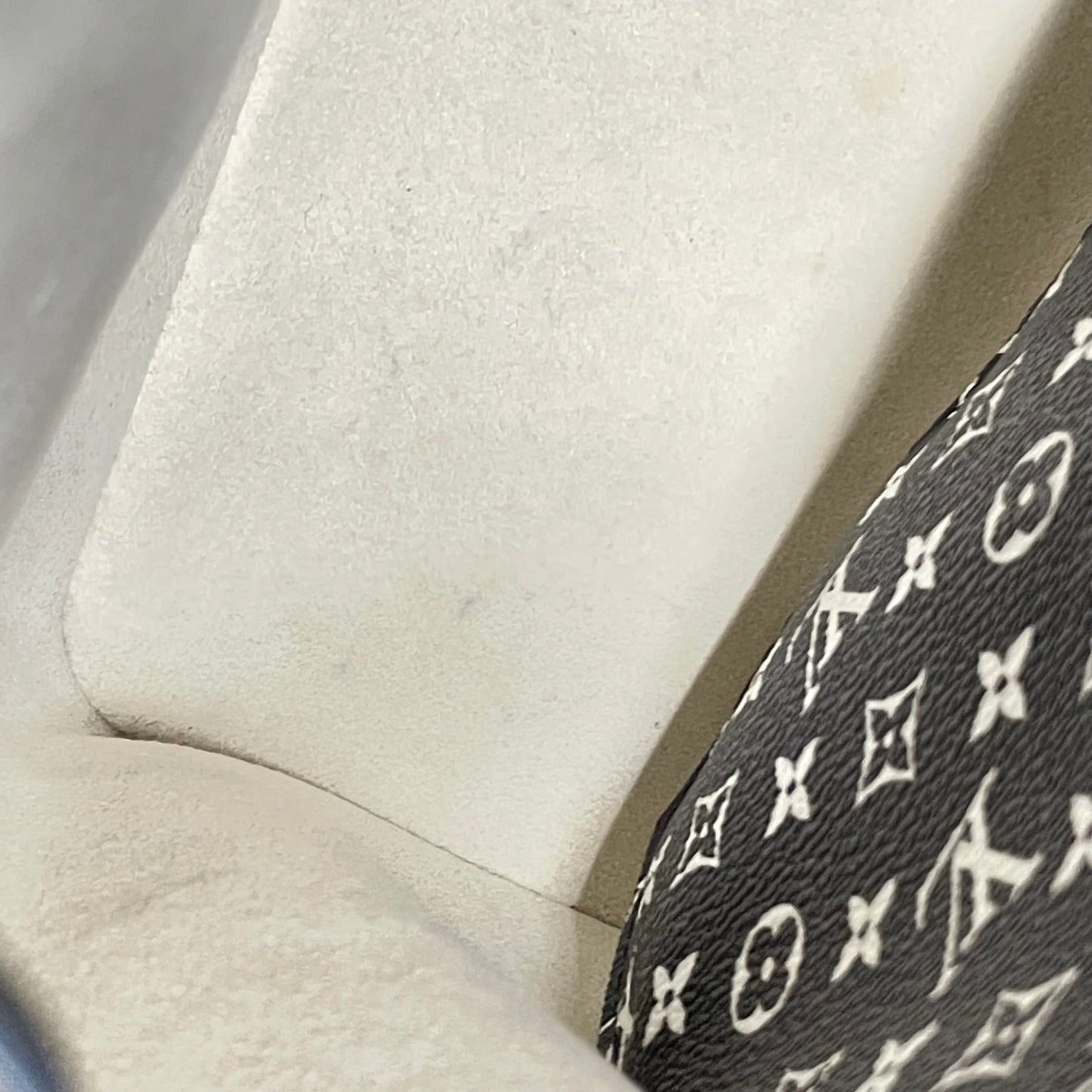 【中古B】LOUIS VUITTON ルイヴィトン モノグラム ジャングル ネオノエ ショルダー バケット バッグ 巾着 M44679