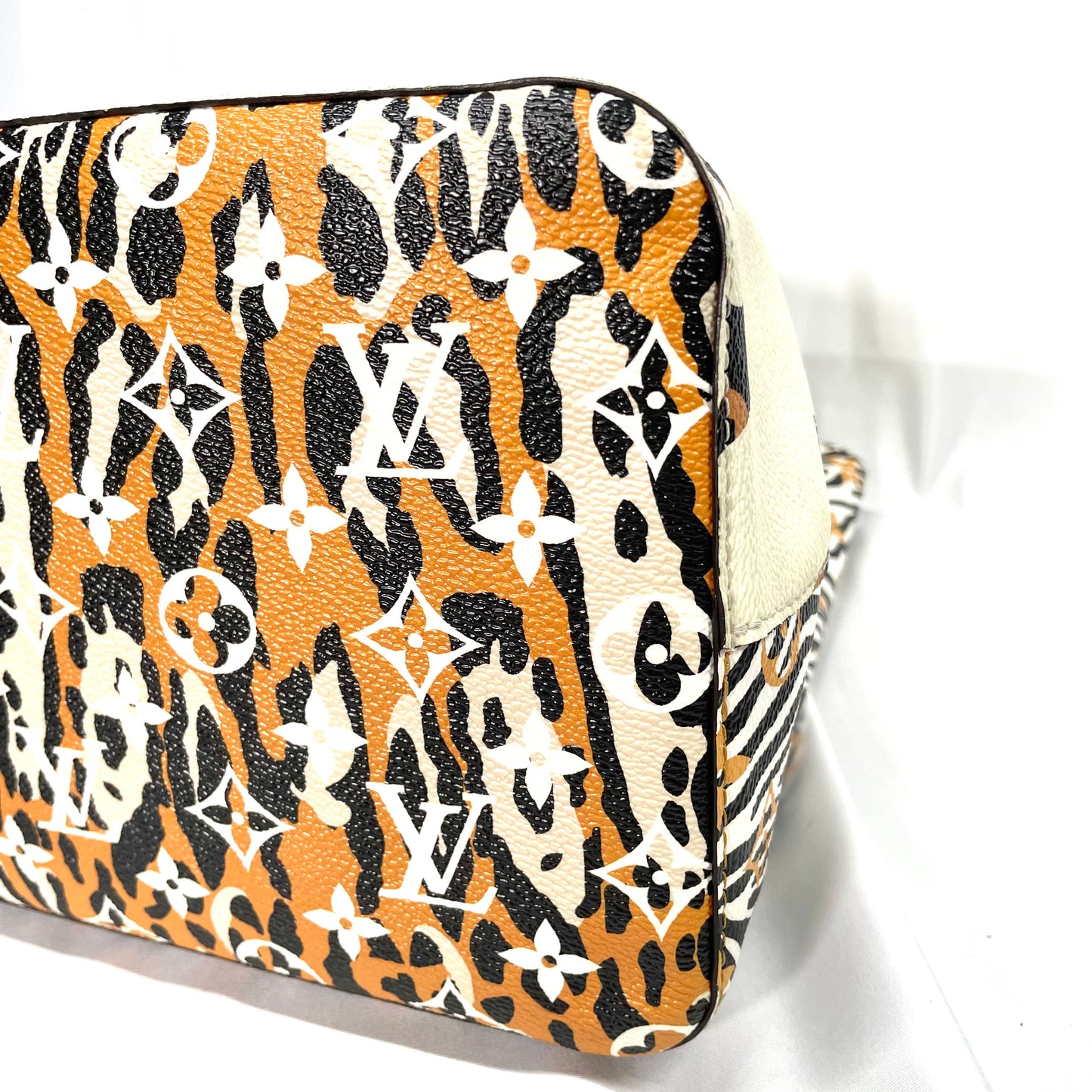 【中古B】LOUIS VUITTON ルイヴィトン モノグラム ジャングル ネオノエ ショルダー バケット バッグ 巾着 M44679